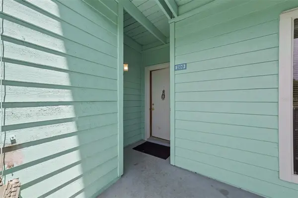 455 ALT 19 S #L200, Palm Harbor, FL 34683