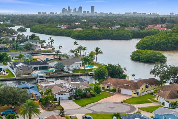 1320 52ND AVE NE, St Petersburg, FL 33703
