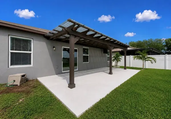 12600 BERGSTROM BAY DR, Riverview, FL 33579