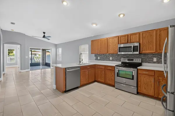 7961 CARRIAGE POINTE DR, Gibsonton, FL 33534