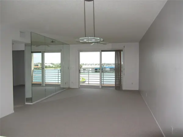 7882 SAILBOAT KEY BLVD S #405, South Pasadena, FL 33707