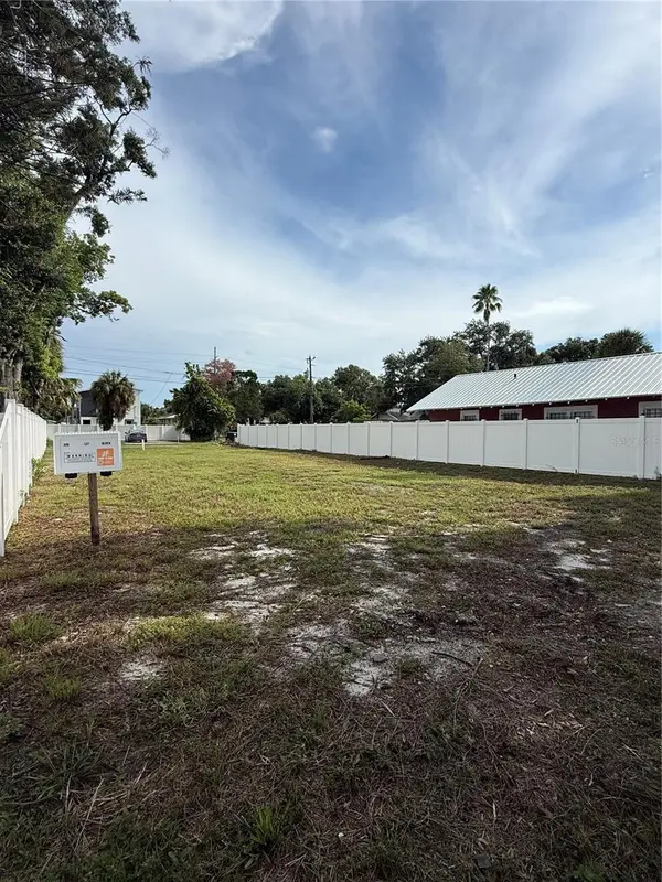 1011 12TH AVE S, St Petersburg, FL 33705