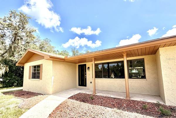 2404 N COCHRANE RD, Avon Park, FL 33825