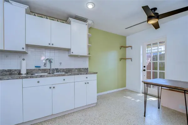 4944 5TH AVE N #B, St Petersburg, FL 33710