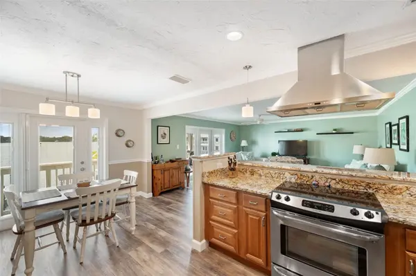 5257 BEACH DR SE #D, St Petersburg, FL 33705
