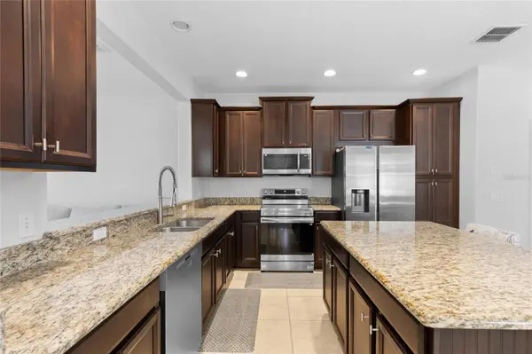 9496 STRONGBARK LN, Orlando, FL 32832