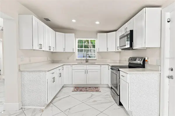 7805 WINSTON LN, Tampa, FL 33615