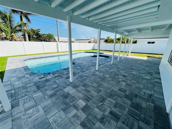 2215 W VINA DEL MAR BLVD, St Pete Beach, FL 33706