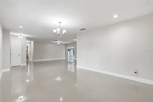 8808 W BROAD ST, Tampa, FL 33615
