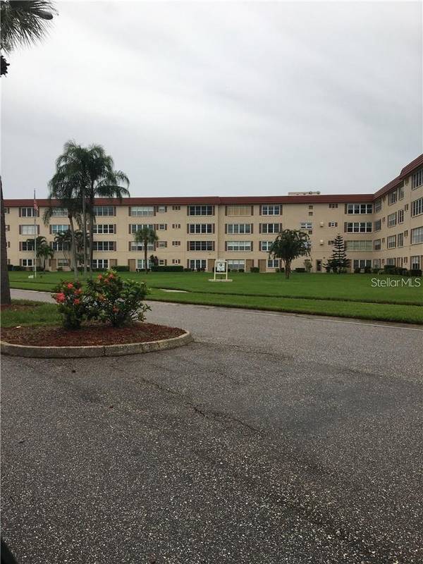 9950 62ND TER N #112, St Petersburg, FL 33708