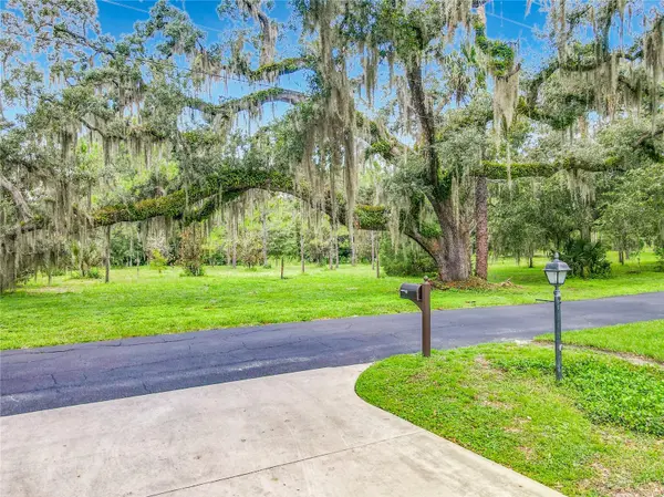 2269 COUNTRY CLUB DR, Deland, FL 32724