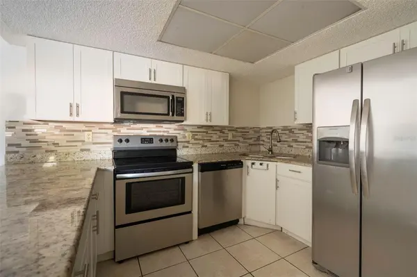 1649 SUNNY BROOK LN NE #B105, Palm Bay, FL 32905