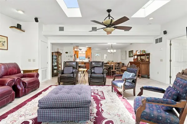 1555 ROWE LN, Deland, FL 32720
