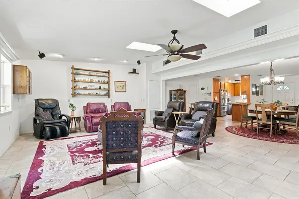 1555 ROWE LN, Deland, FL 32720