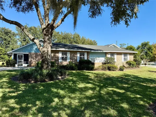 2410 S GLEN EAGLES DR, Deland, FL 32724