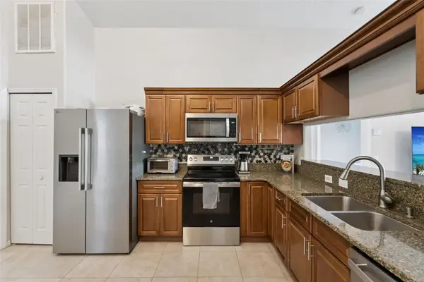 833 DELFINO PL, Lake Mary, FL 32746