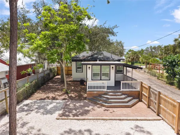 136 N RING AVE, Tarpon Springs, FL 34689