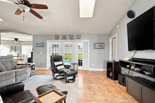 10381 FLAG RD, Spring Hill, FL 34608