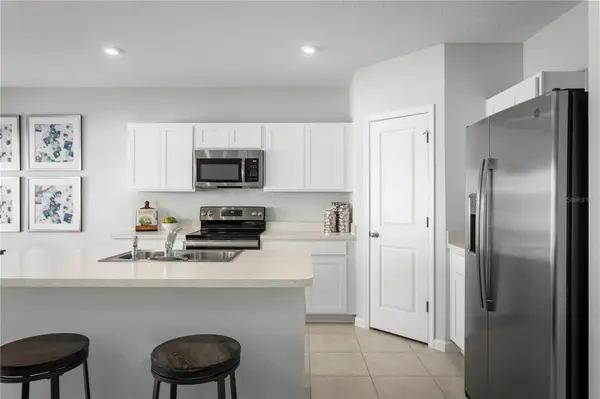 8884 WILDFLOWER FIELD LN, Wildwood, FL 34785