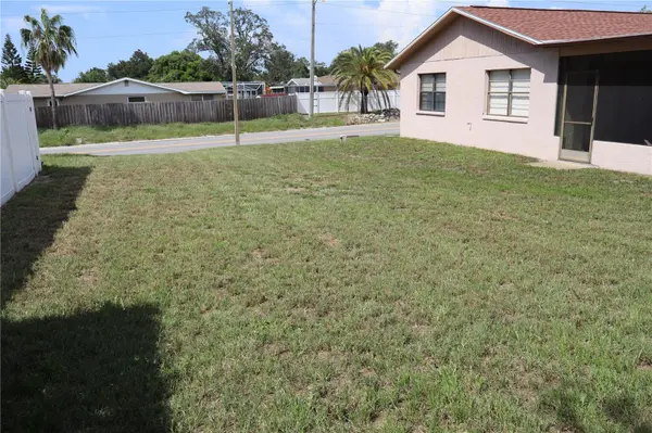 8949 FOREST LAKE DR, Port Richey, FL 34668