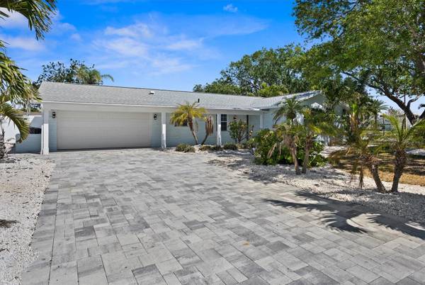 10001 S YACHT CLUB DR, Treasure Island, FL 33706
