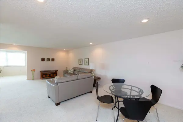 4452 GARNET DR #306, New Port Richey, FL 34652