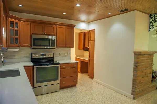 904 BROOKSIDE DR, Clearwater, FL 33764