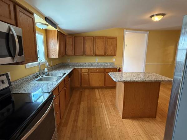 3022 SHORT LEAF ST, Wesley Chapel, FL 33543