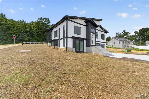 986 Hydeaway Ct, Fenton, MO 63026