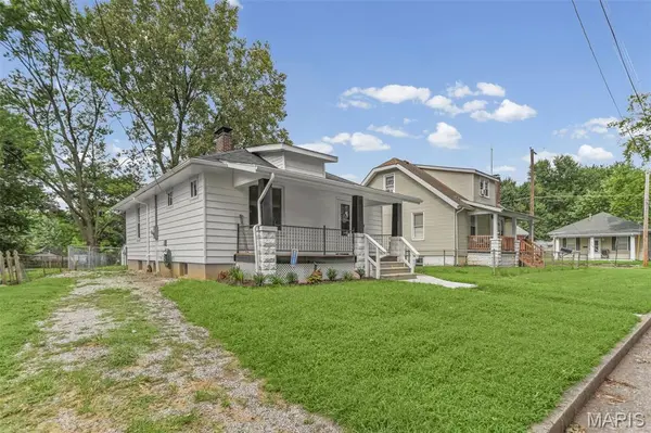 916 W Monroe ST, Belleville, IL 62220