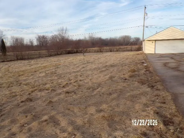 16713 10th AVE, Carbon Cliff, IL 61239