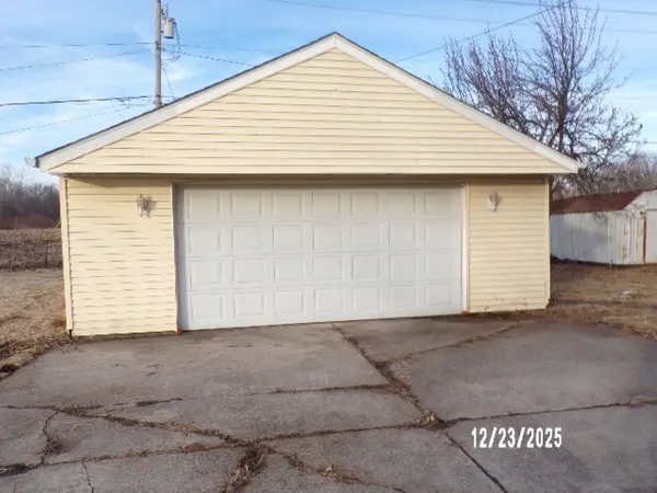 16713 10th AVE, Carbon Cliff, IL 61239