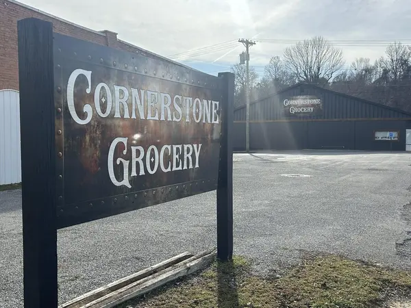 120 S Monroe ST, Golconda, IL 62938