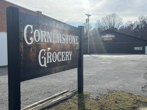 120 S Monroe ST, Golconda, IL 62938