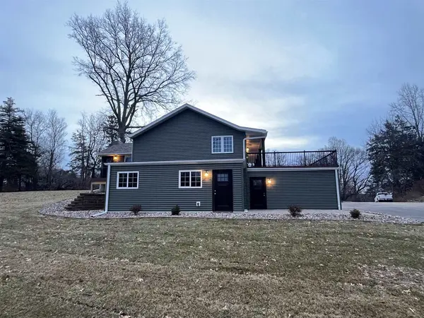 25130 Valley Dr DR, Bettendorf, IA 52722