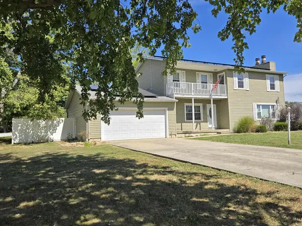 108 MOCKINGBIRD LN, Woodlawn, IL 62898