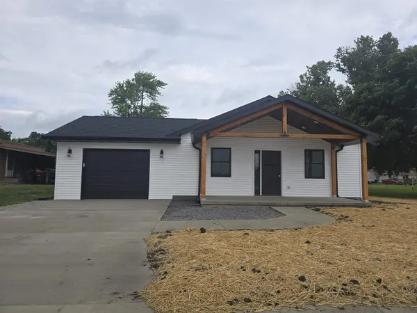 1005 Augusta RD, Carthage, IL 62321