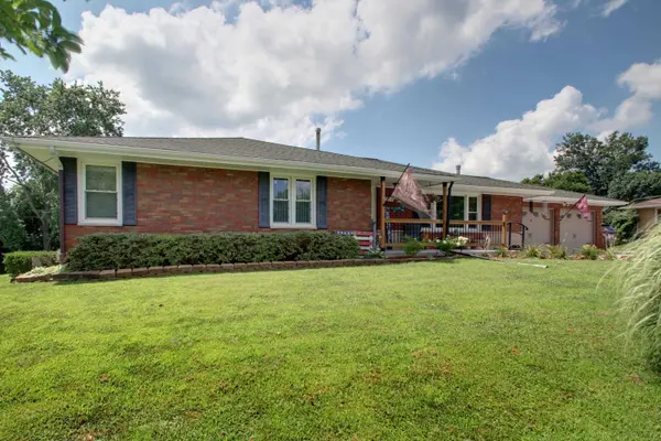 2734 Payson RD, Quincy, IL 62305