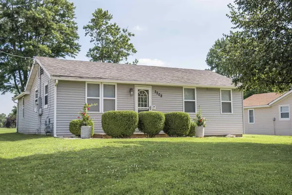 3208 Harrison ST, Quincy, IL 62301