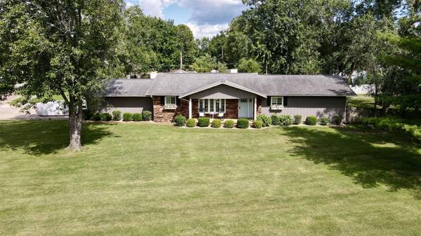 1402 E Cleveland ST E, West Frankfort, IL 62896
