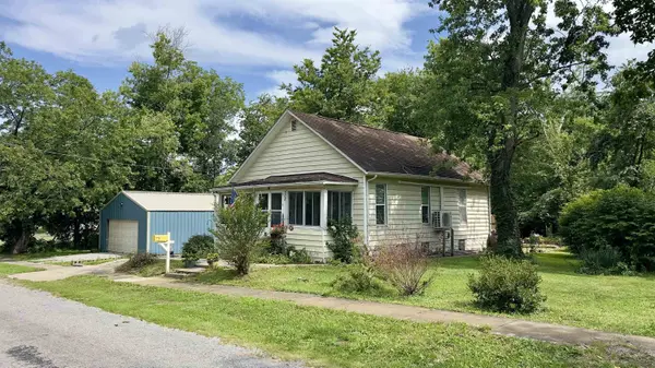 308 E Manila ST E, West Frankfort, IL 62896