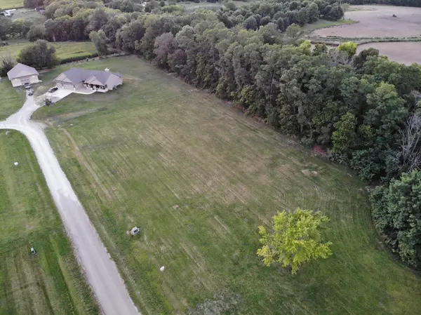 0 Betty LN, Clinton, IL 61727