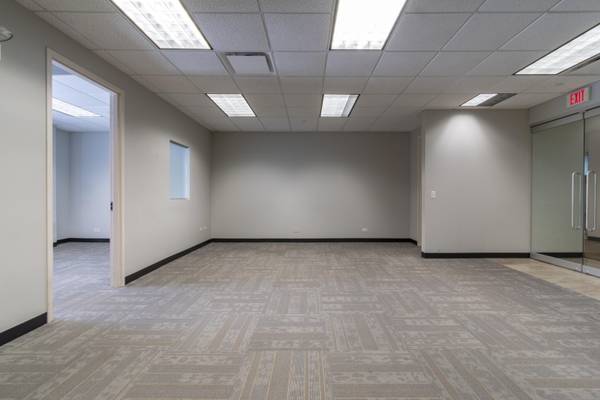 2250 E Devon AVE, Des Plaines, IL 60018