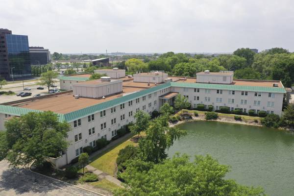 2200 E Devon AVE, Des Plaines, IL 60018