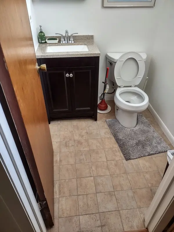 2731 W Touhy AVE, Chicago, IL 60645