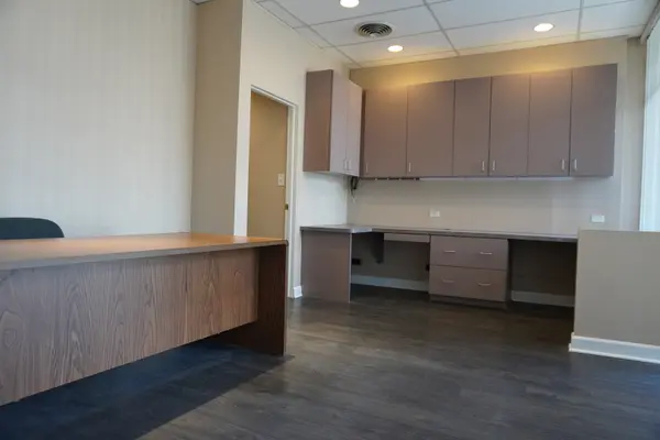303 E Park AVE #104, Libertyville, IL 60048