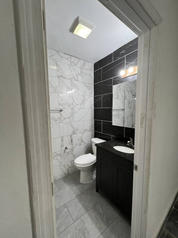 3008 W Flournoy ST #1, Chicago, IL 60612
