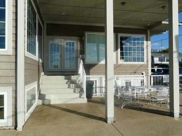 36 W Grand AVE, Fox Lake, IL 60020