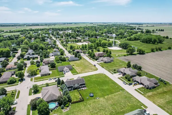 900/902 Center ST, Mazon, IL 60444