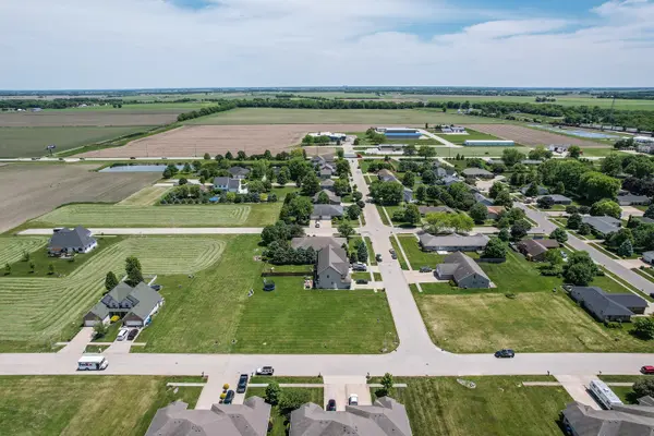 900/902 Center ST, Mazon, IL 60444